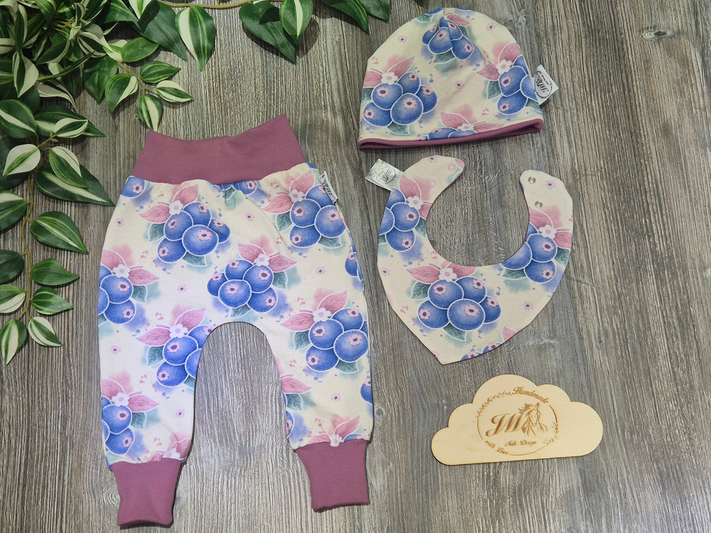 Sofortkauf - Set: Pumphose Größe 80 + Beanie KU 46 - 48 und Halstuch