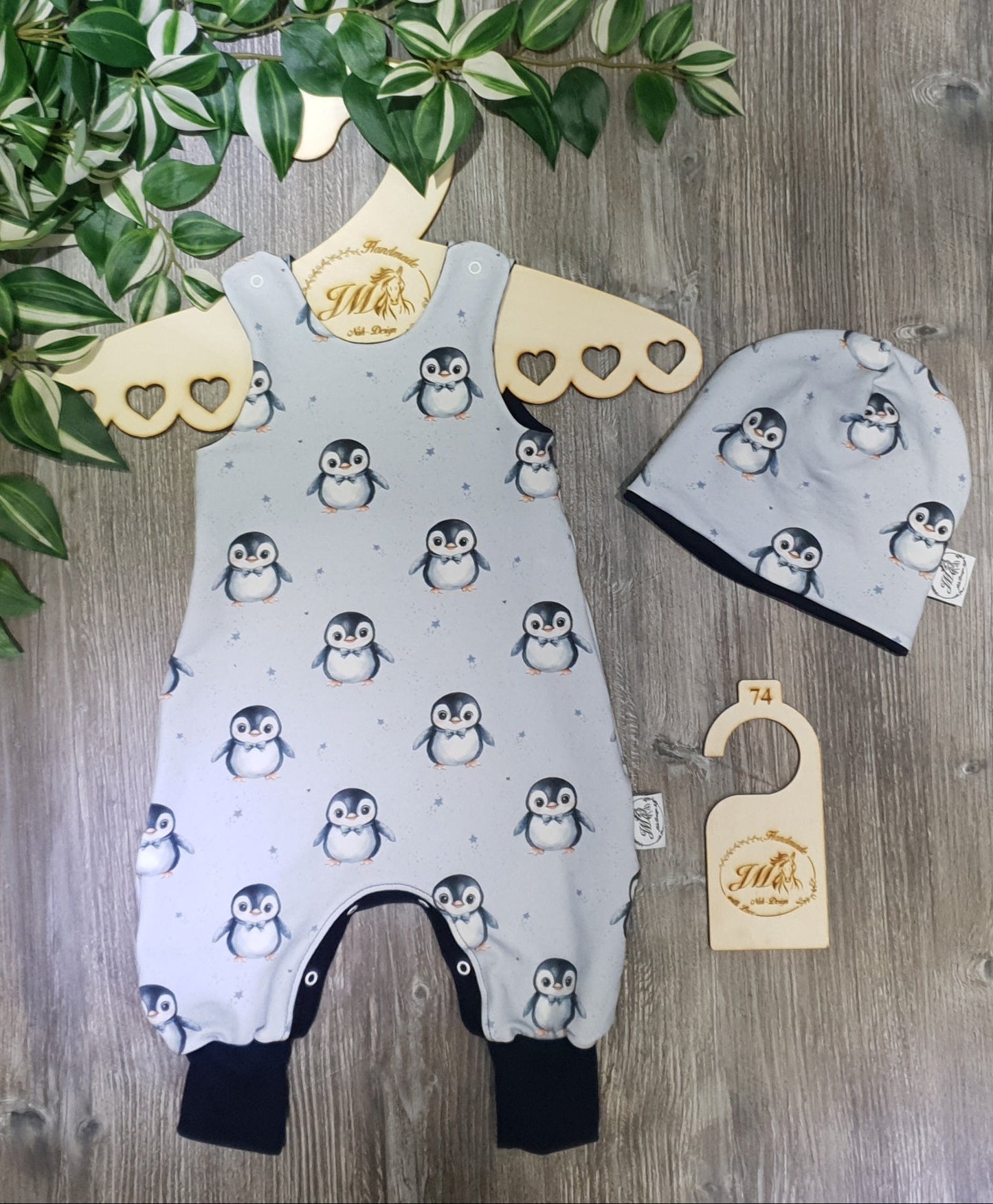 Sofortkauf - Set: Strampler Größe 74 und Beanie KU 46 - 48